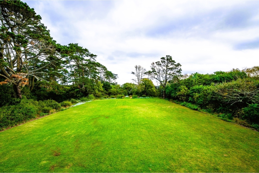 5 Bedroom Property for Sale in Theescombe Eastern Cape